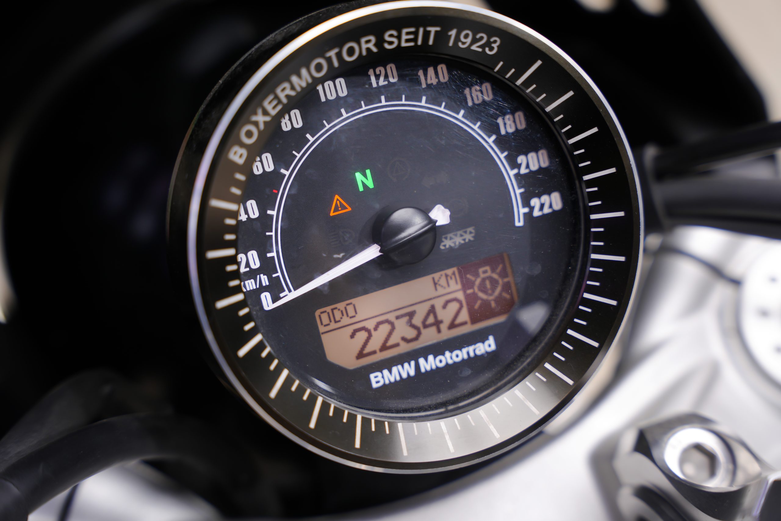BMW R nineT Scrambler chi tiết thân xe