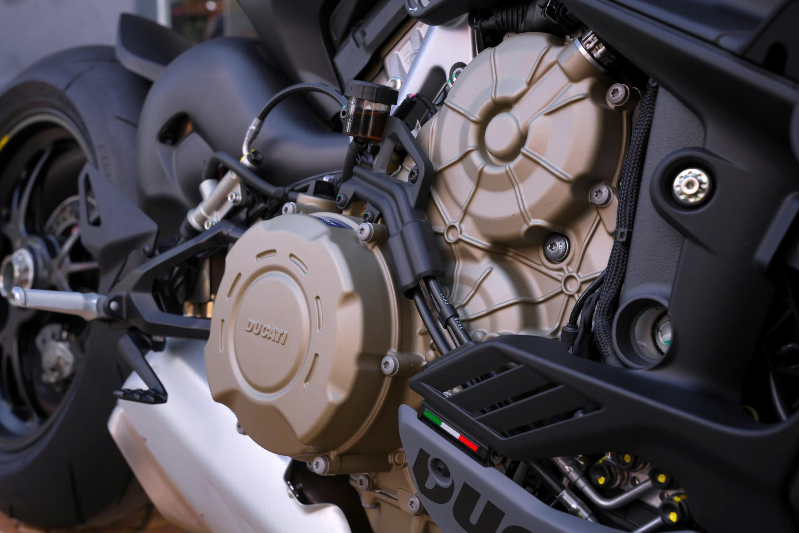 Chi tiết máy Ducati Streetfighter V4 S