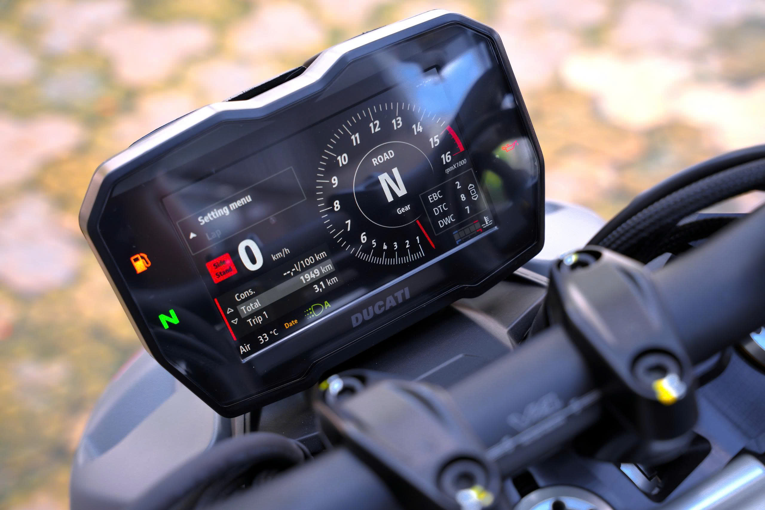 Màn hình TFT Ducati Streetfighter V4 S 2024