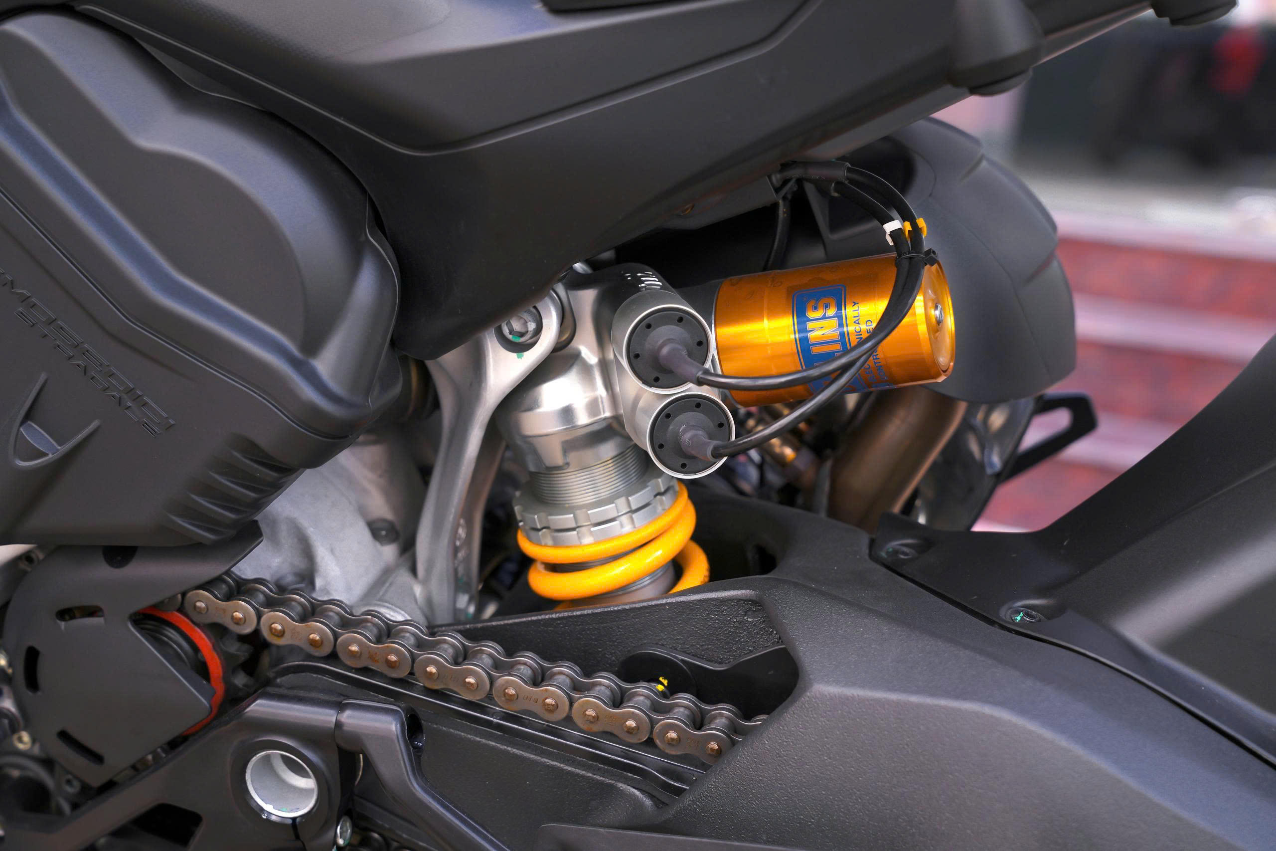 Phuộc Ohlins Ducati Streetfighter V4 S 2024