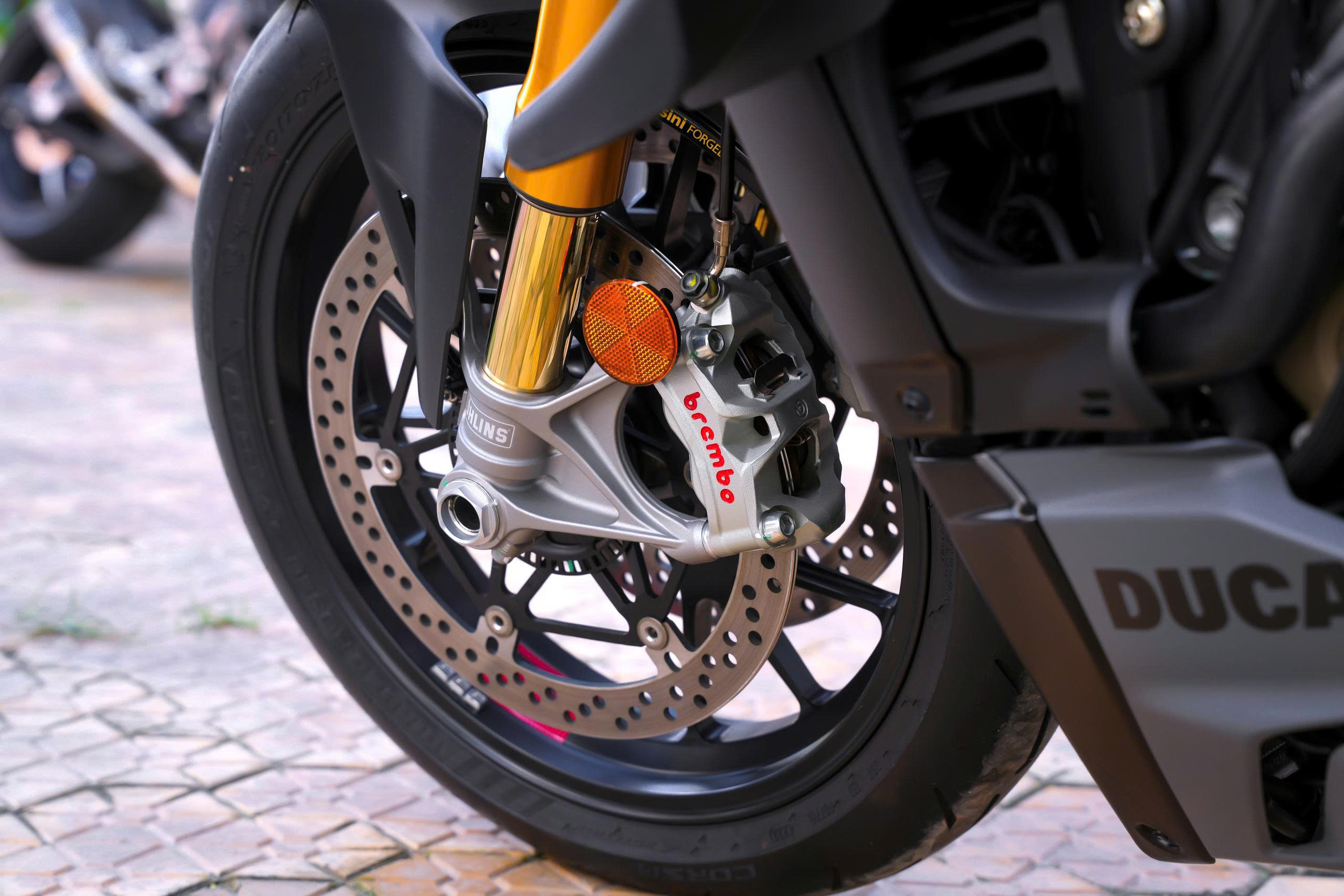 Brembo và Ohlins Ducati Streetfighter V4 S