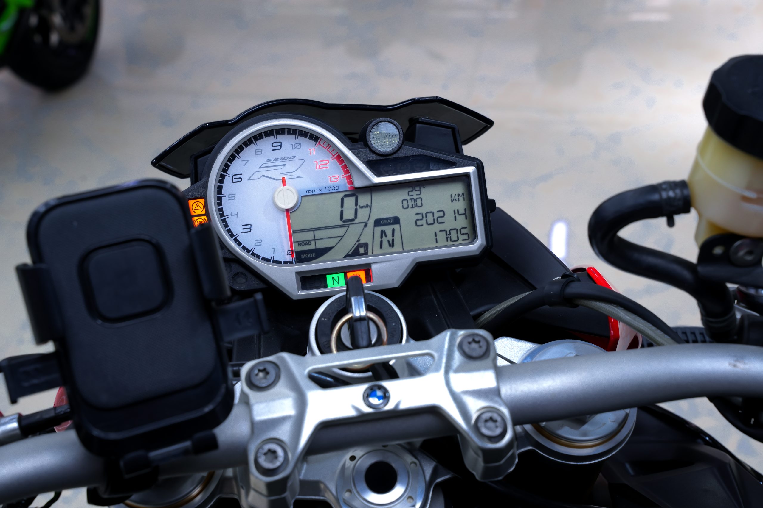 BMW S1000R đồng hồ tại T&T Motor