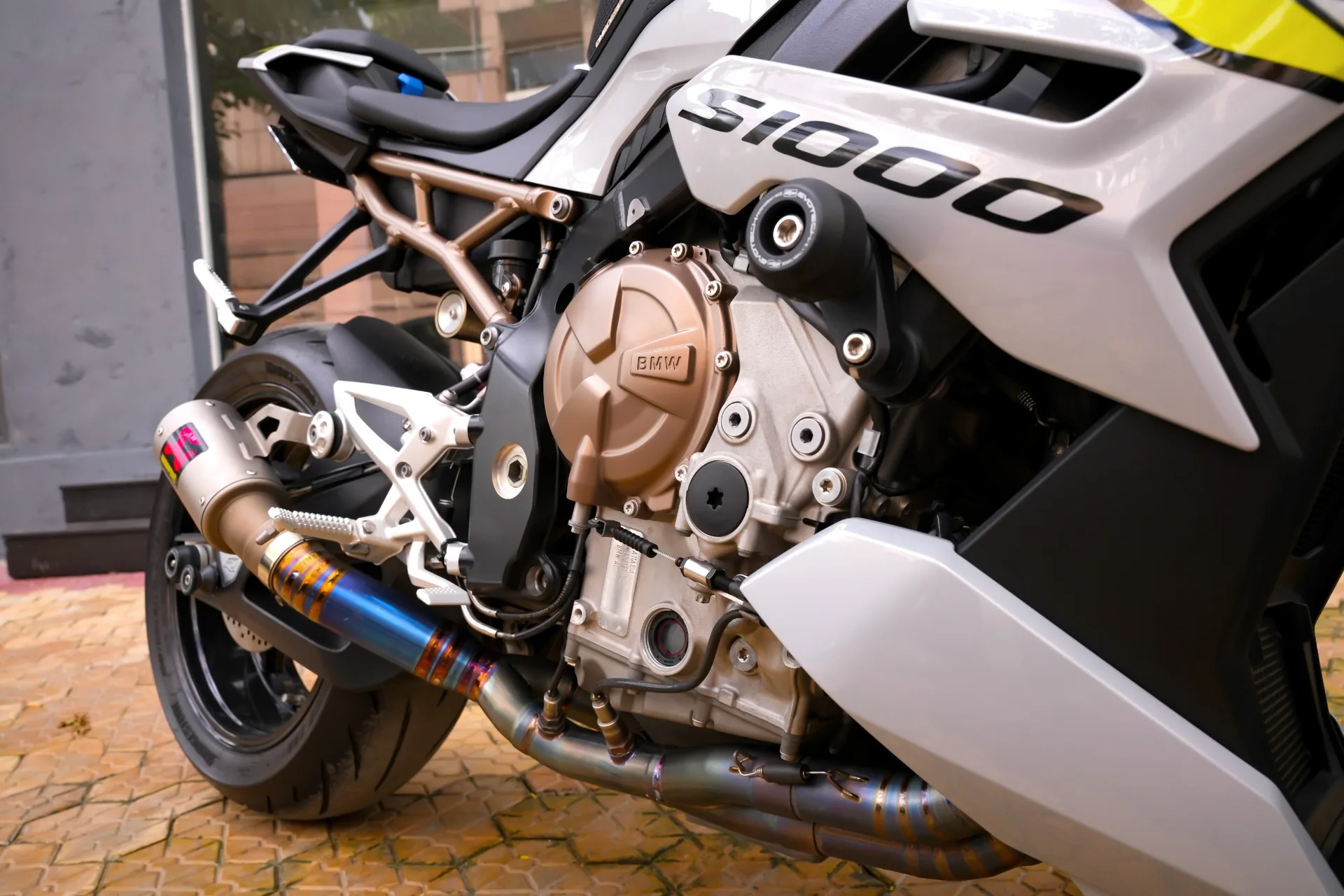 Động cơ và hệ thống xả BMW S1000R 2023