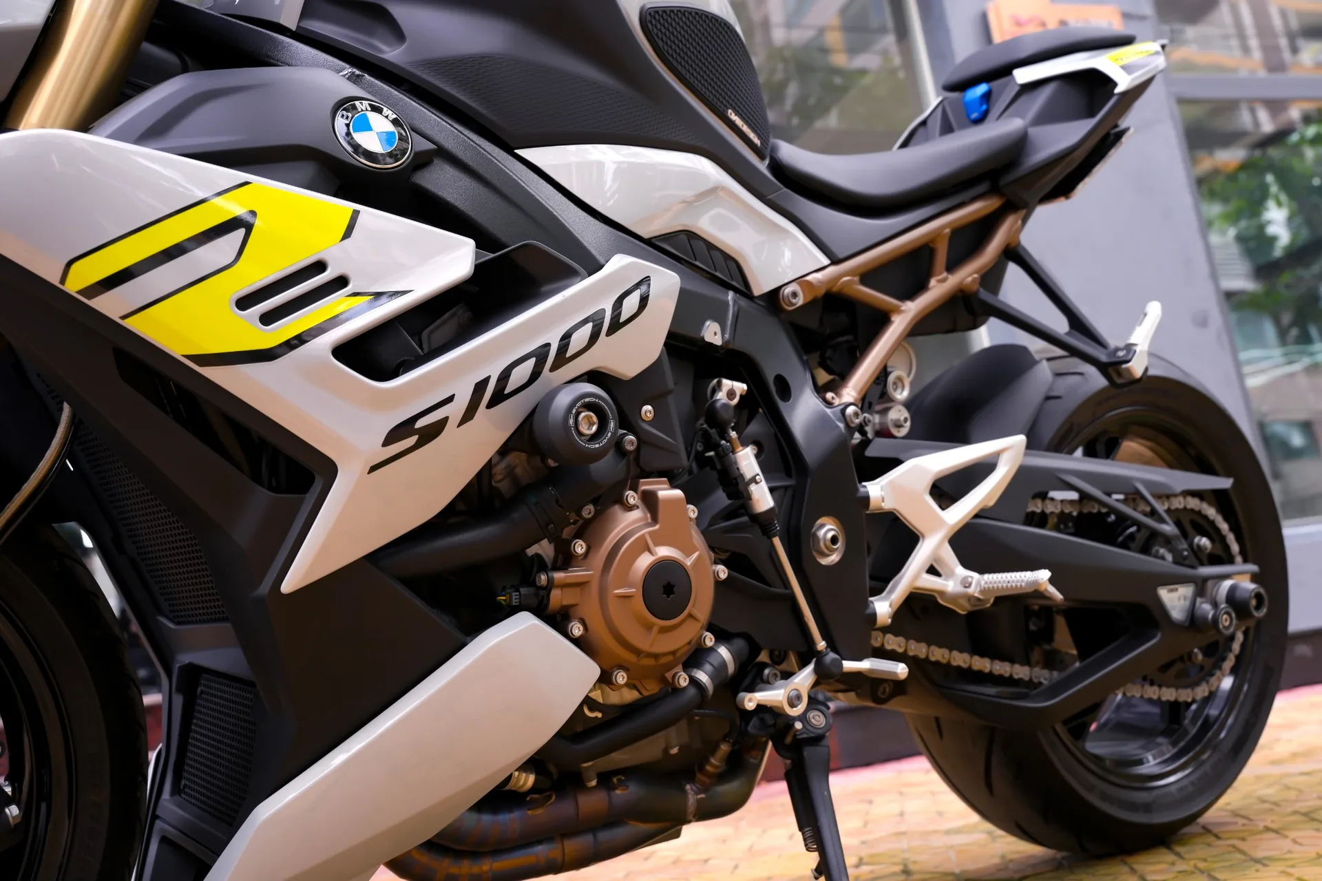 Khung sườn và thân xe BMW S1000R 2023