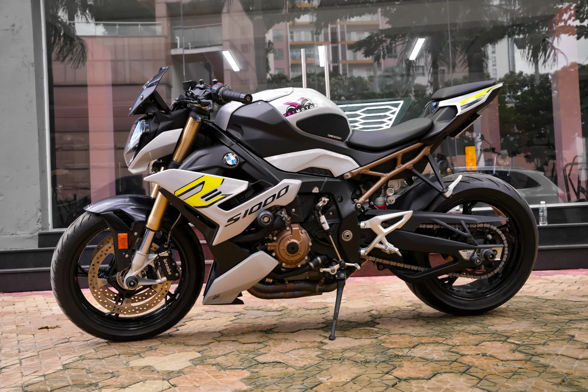 BMW S1000R 2023 toàn thân bên trái