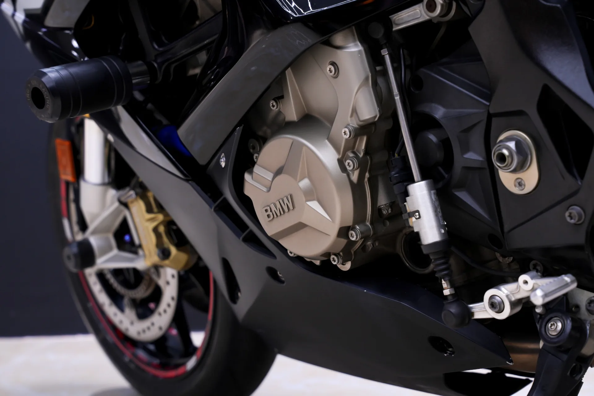 Động cơ 4 xy lanh thẳng hàng BMW S1000RR 2015