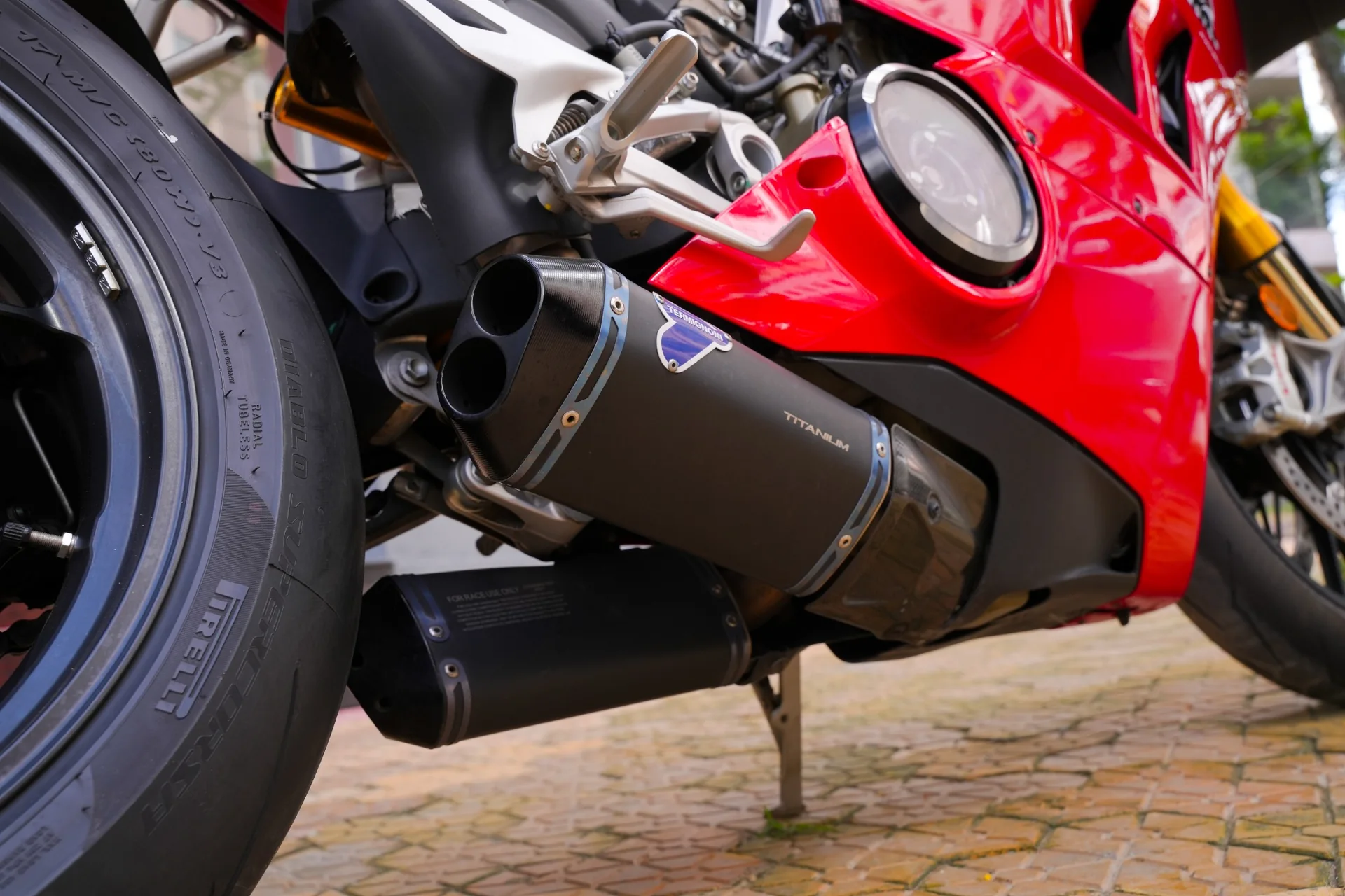 Chi tiết pô Termignoni Ducati Panigale V4 S 2023