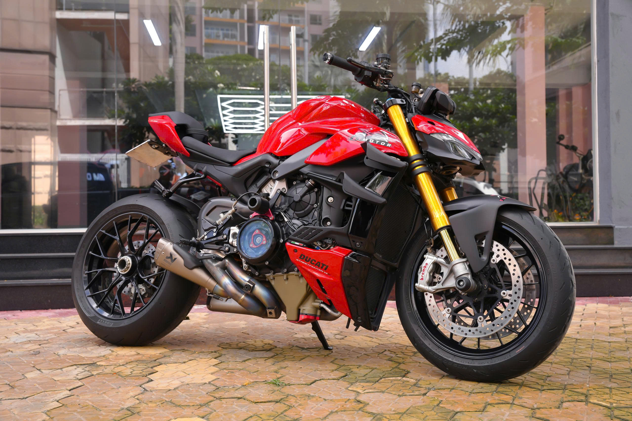Ducati Streetfighter V4 S 2022 màu đỏ