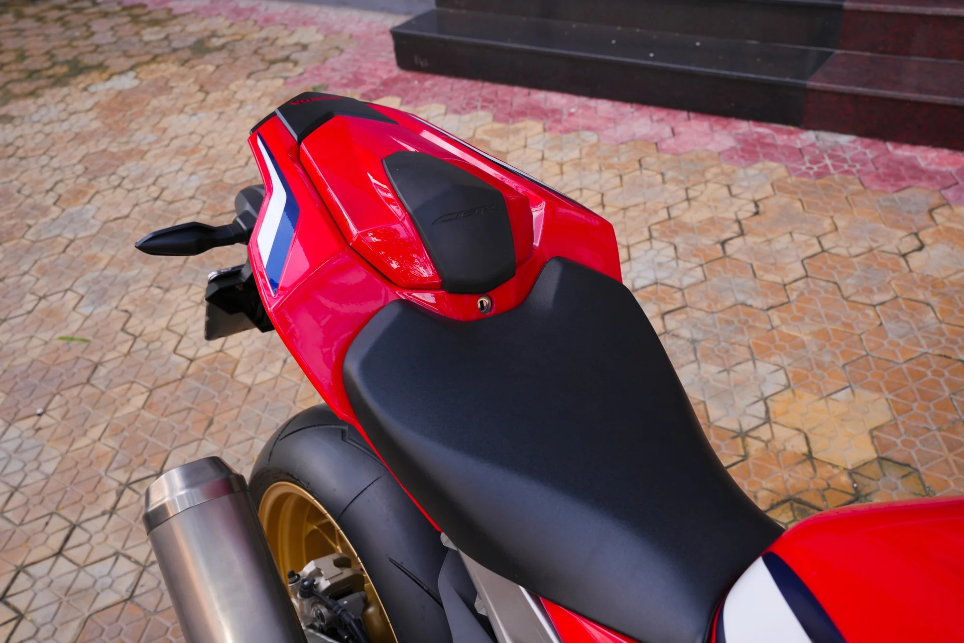 Yên solo và đuôi HRC Honda CBR1000RR SP 2019