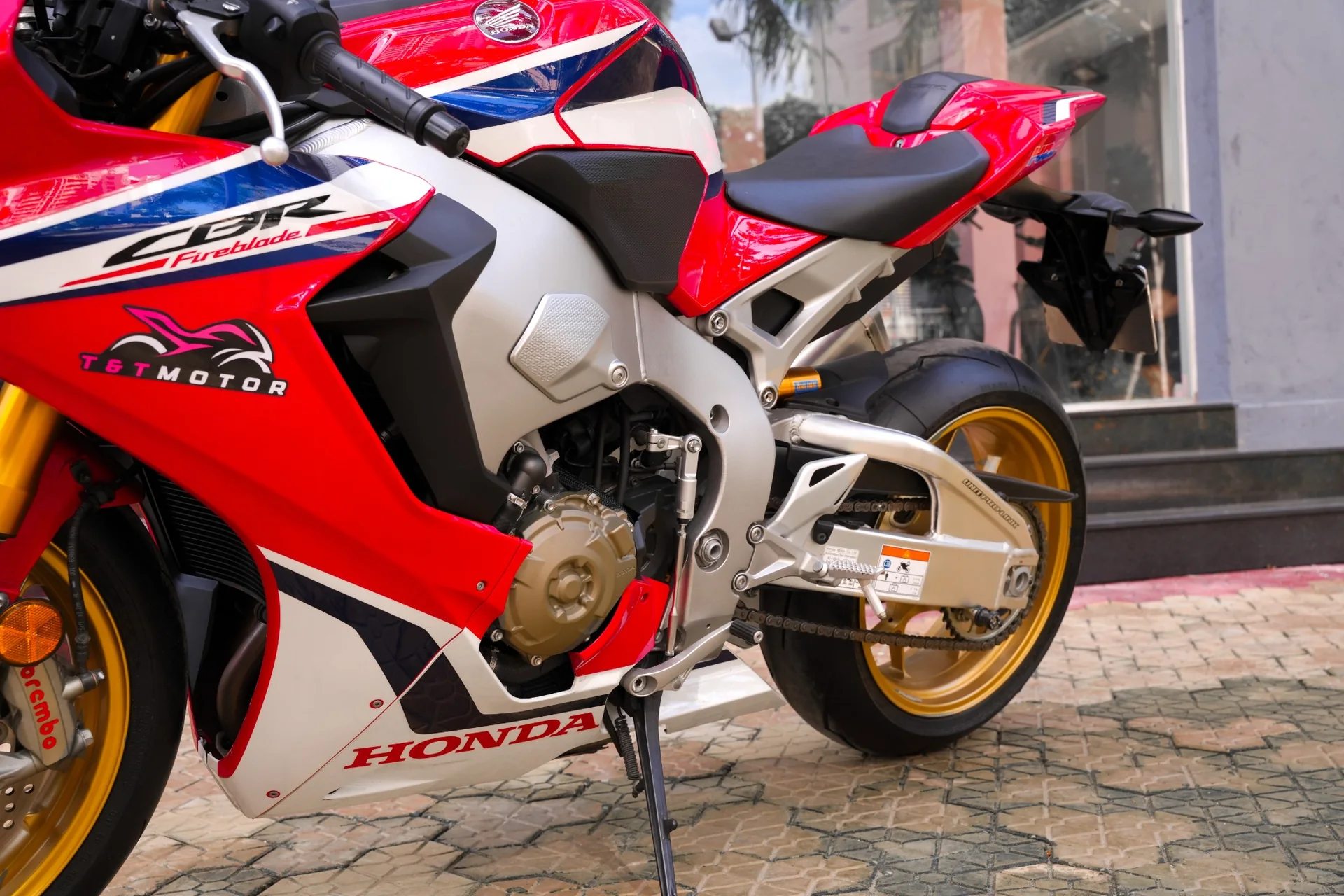 Honda CBR1000RR SP 2019 chi tiết thân xe và mâm sau