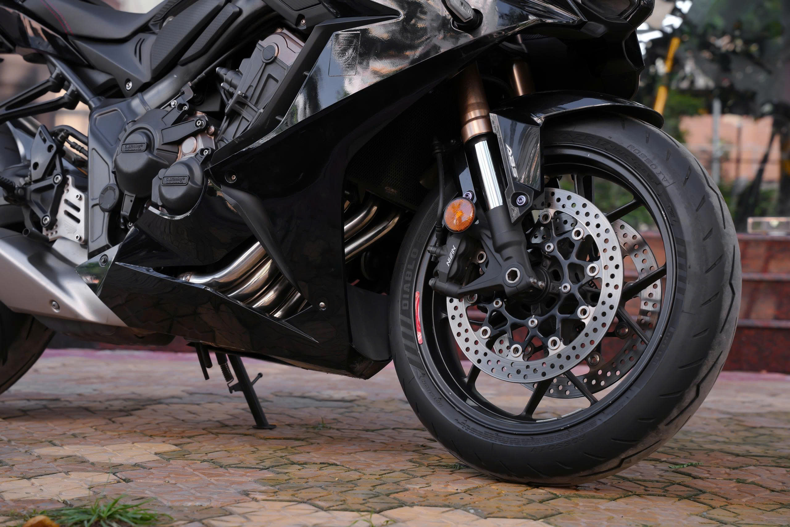 Phanh trước Honda CBR650R 2021