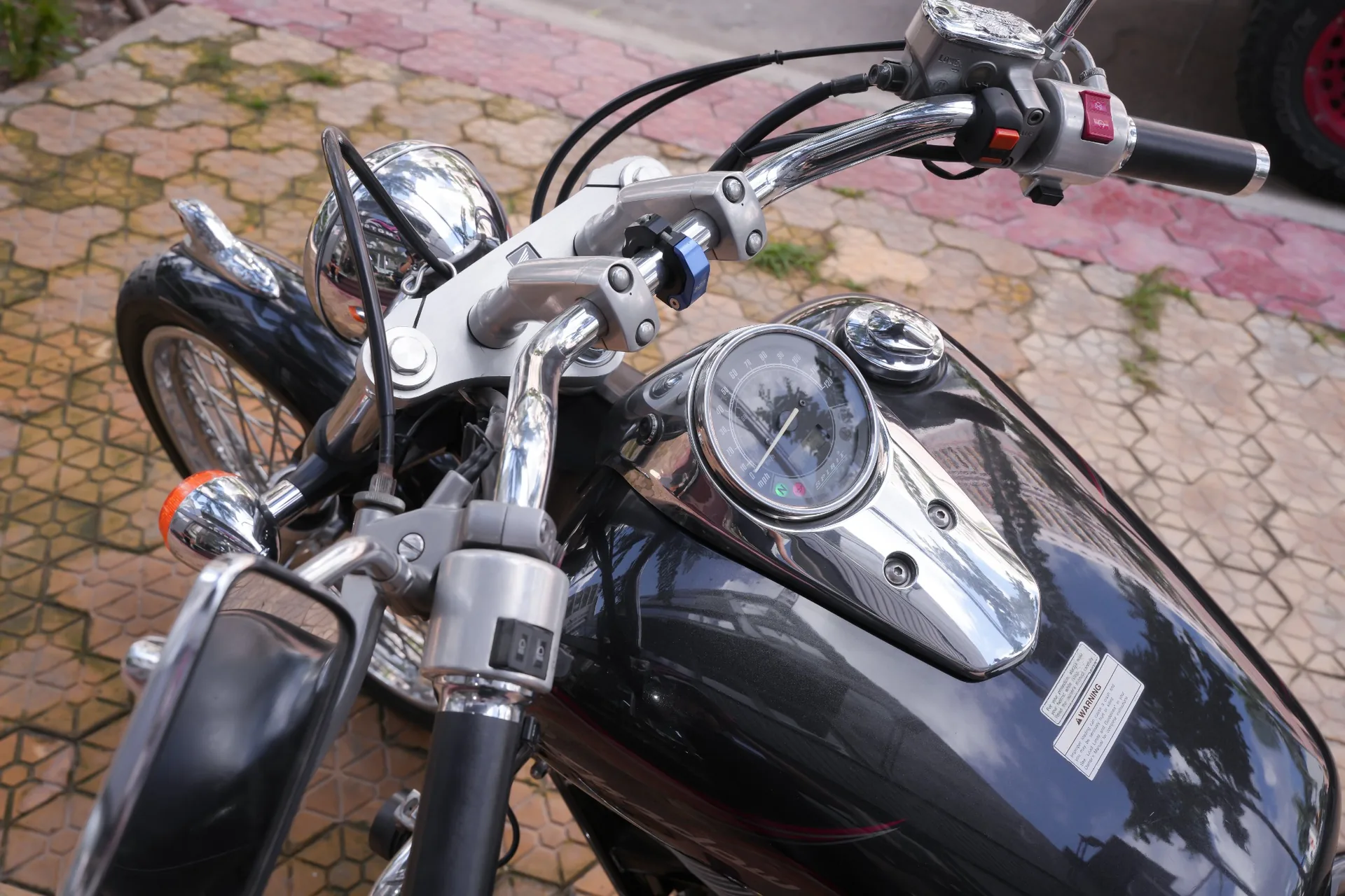 Cockpit và bình xăng Honda Shadow Spirit 750 2009