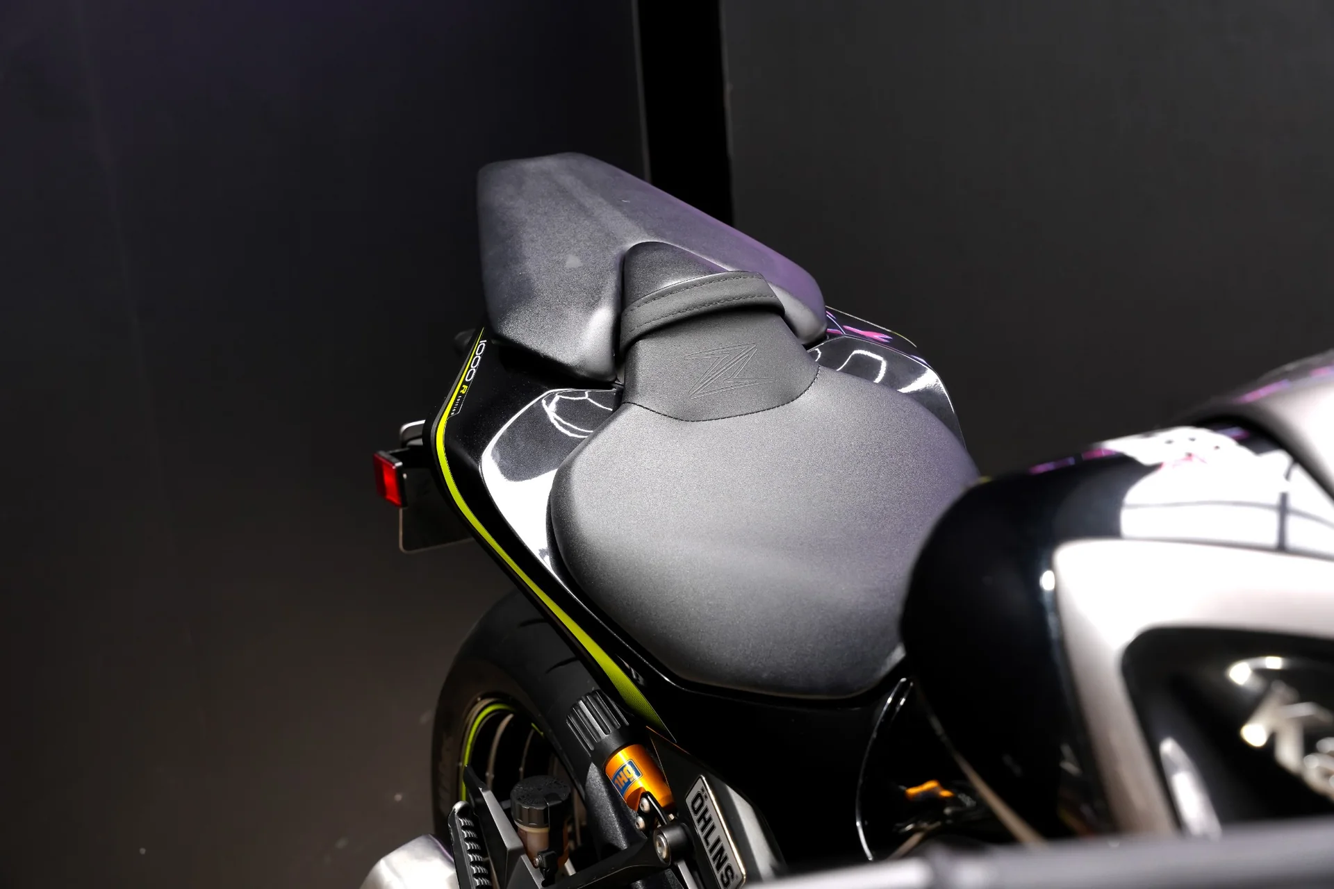Yên xe Kawasaki Z1000 R Edition