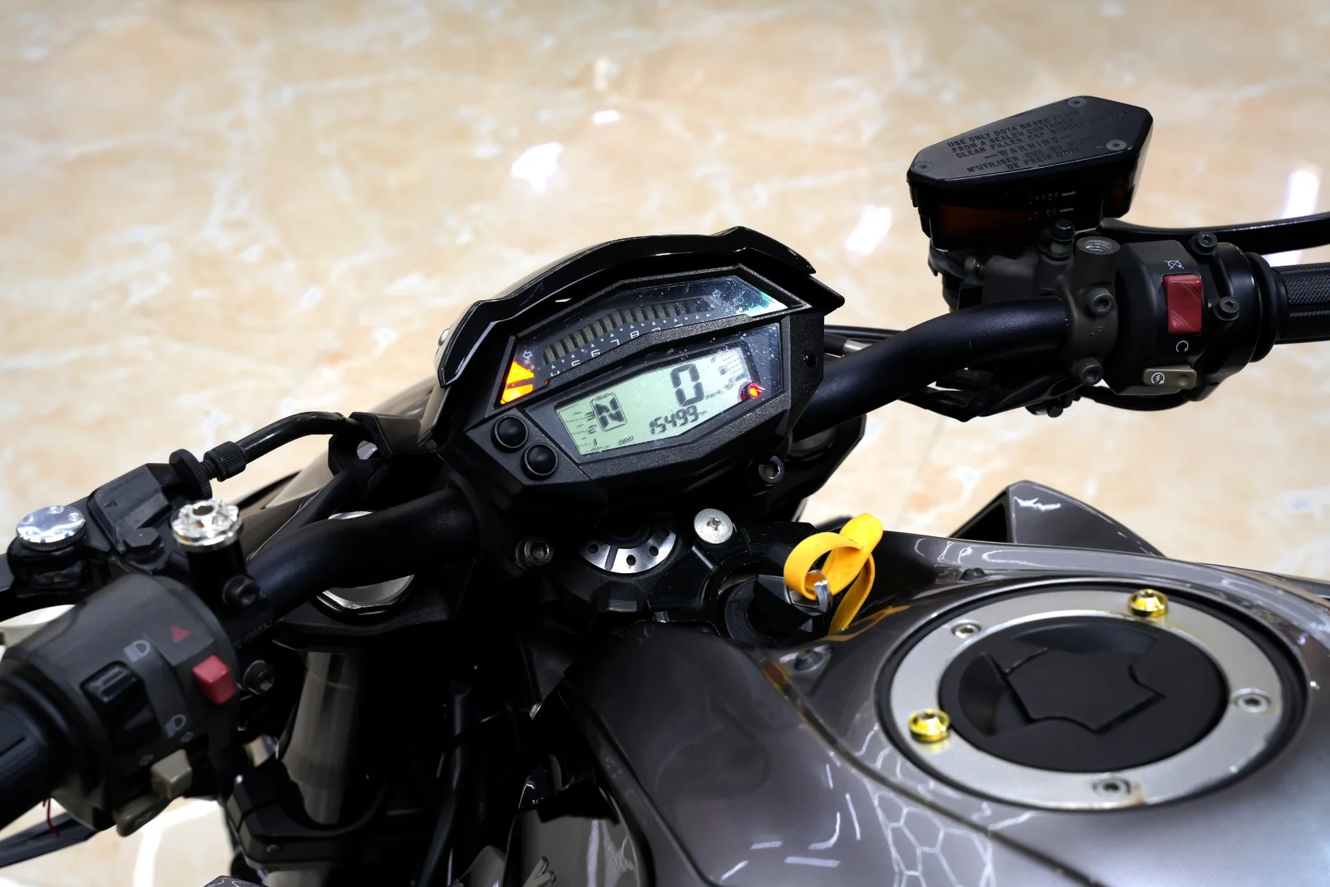 Đồng hồ Kawasaki Z1000 R Edition