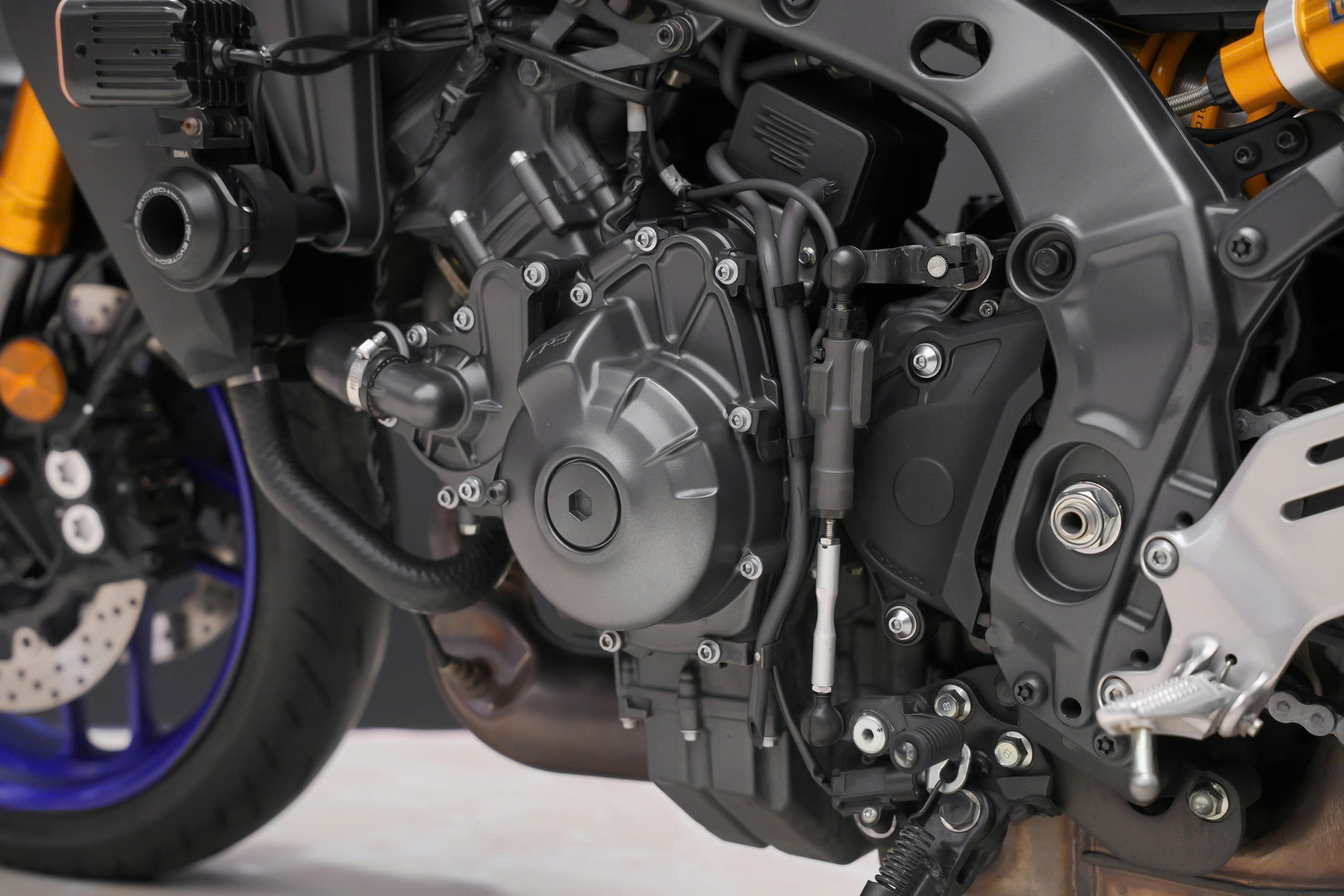Yamaha MT-09 SP 2022 nhìn ngang